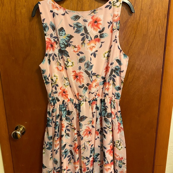 Floral Dress! - Picture 3 of 4